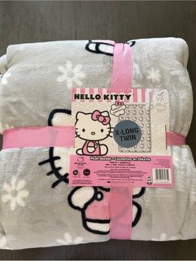 Hello Kitty Plush Blanket - Light Gray, Pink & White